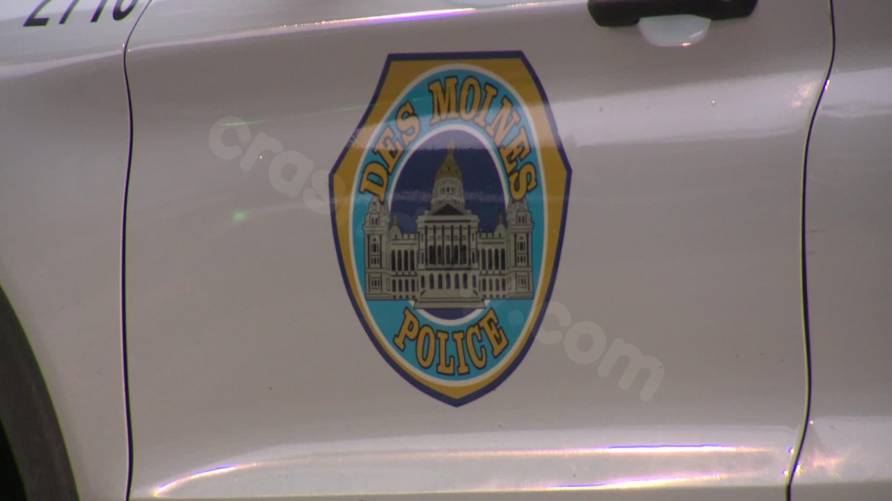 Fatal crash on Des Moines southside