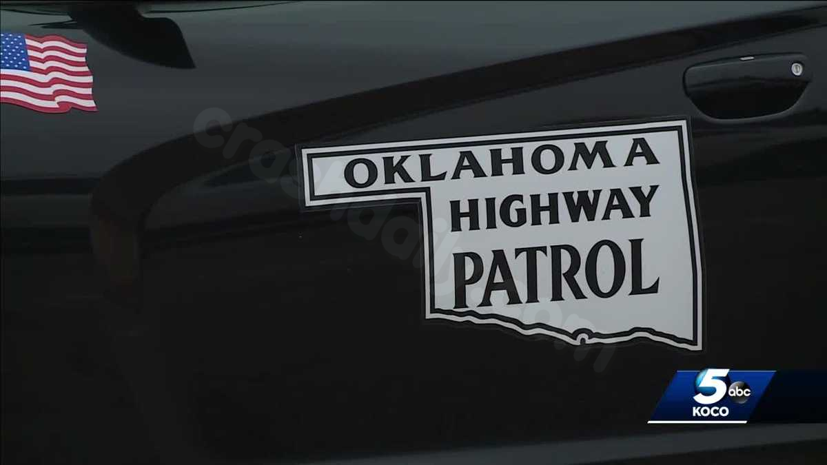 Fatal crash on Oklahoma highway leaves 2 dead