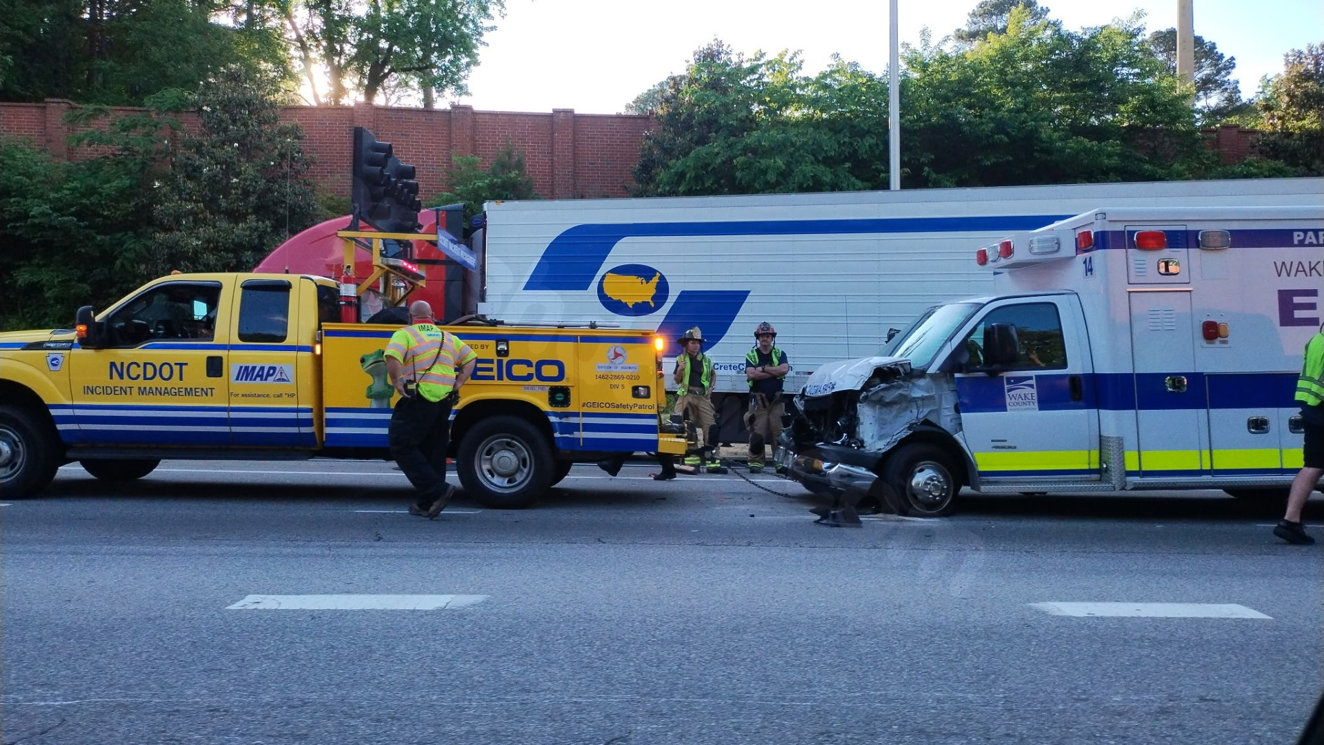 Lanes clear following collision between 4 vehicles on I-440 west in Wake County