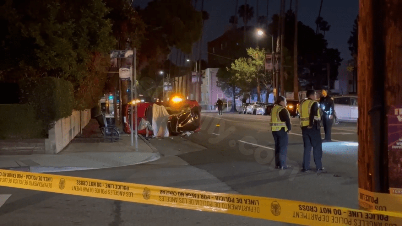 Driver killed in crash with another car and light pole in Hollywood