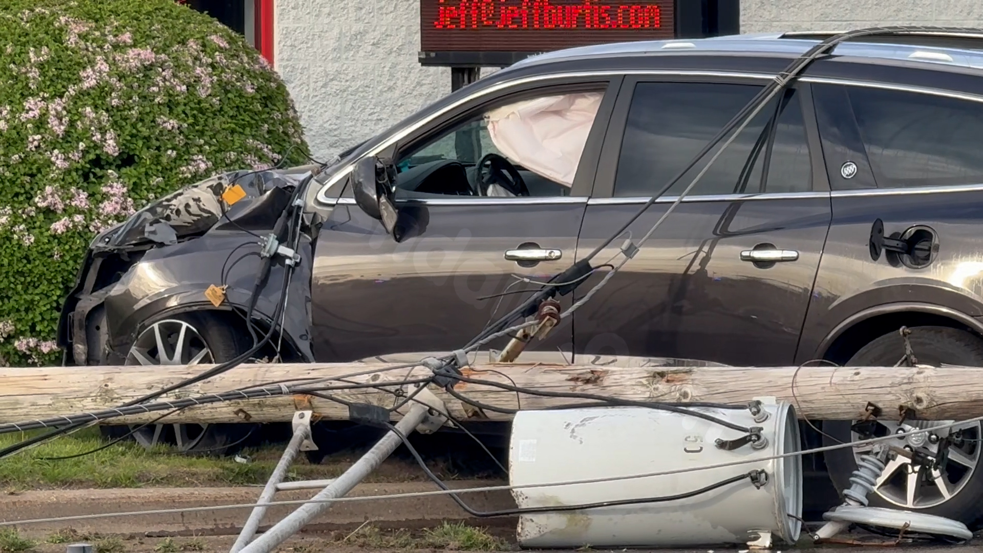 Accident on War Memorial Drive causes traffic disruption