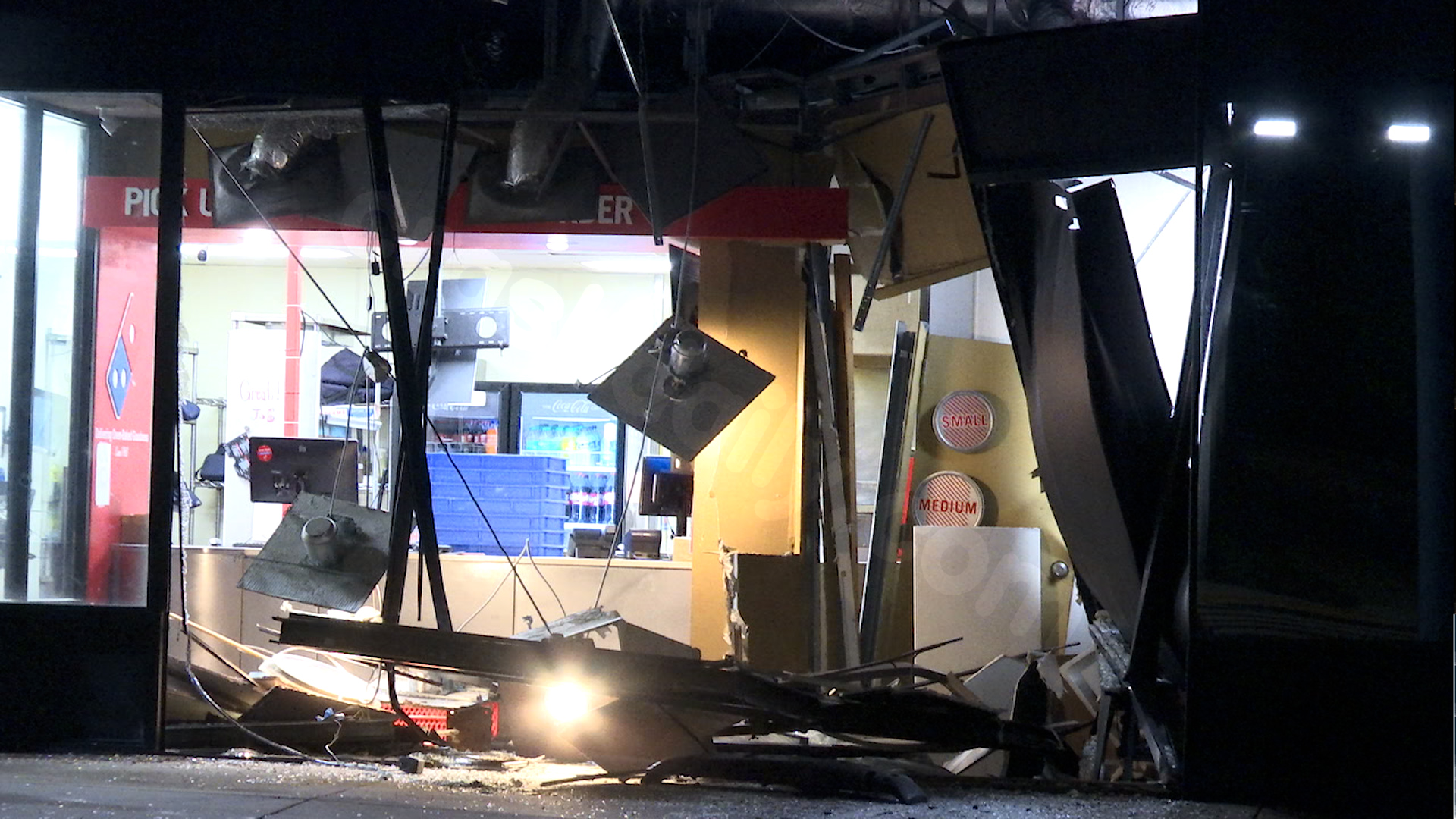 Car crashes into Domino’s on Broadway in Knoxville