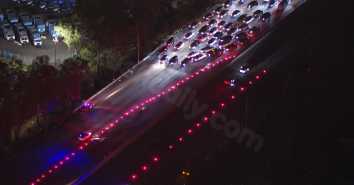 Deadly crash involving pedestrian shuts down parts of 91 Freeway in Paramount