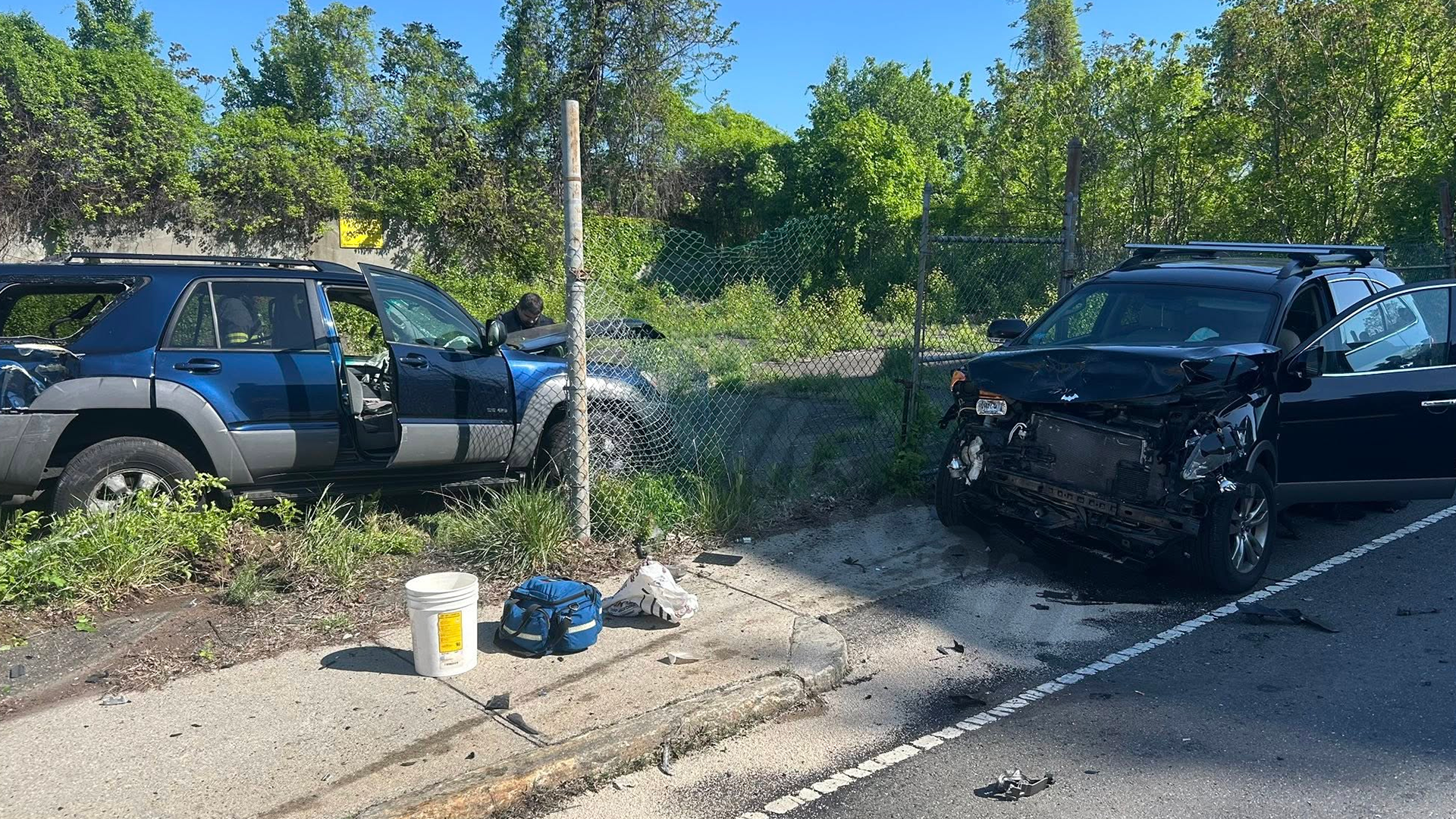 Three injured in multi-vehicle crash on Chestnut Street in Springfield