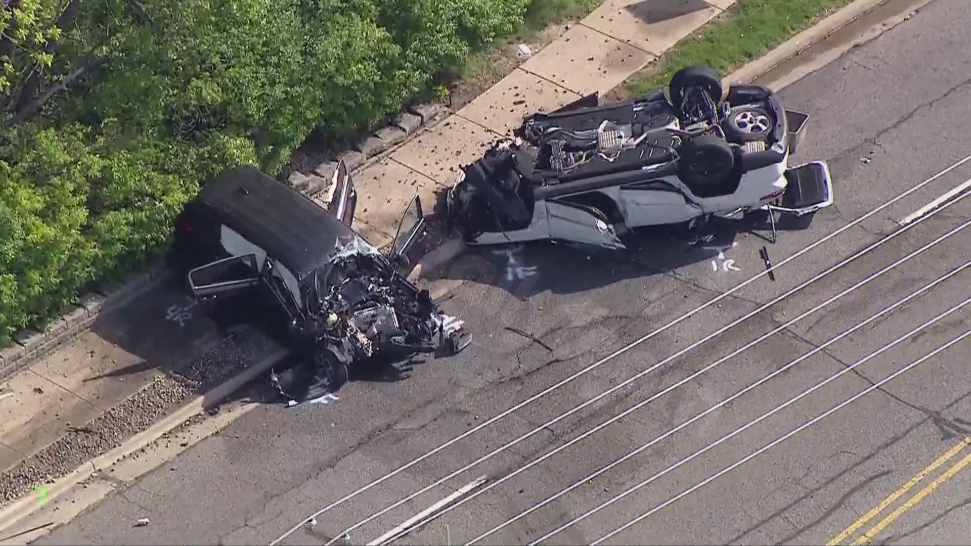 Baby, mother seriously injured in crash after suspect flees scene in Bolingbrook