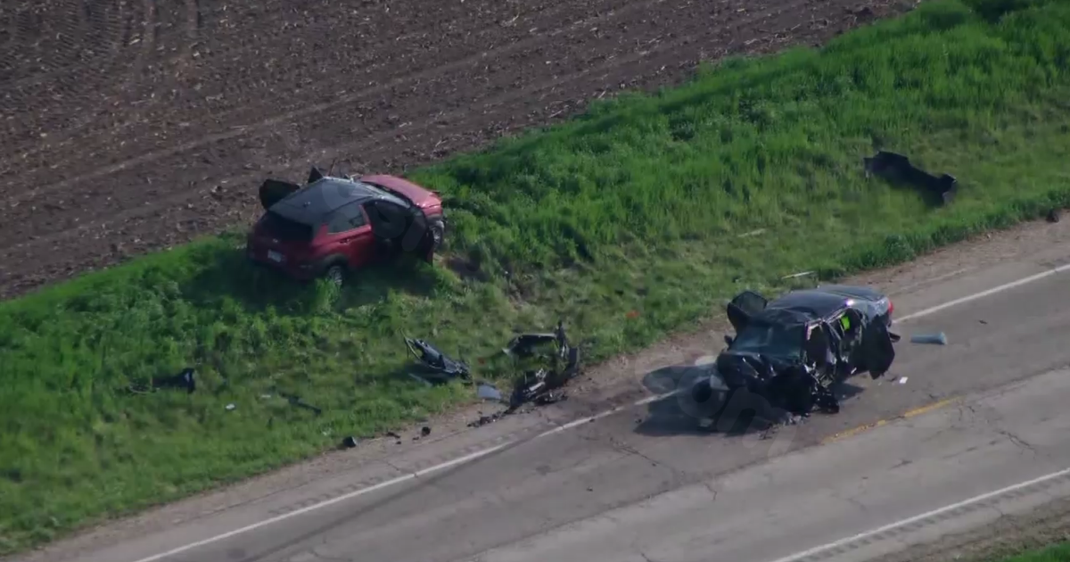 2 vehicles seriously damaged in crash in Hampshire Township, Illinois