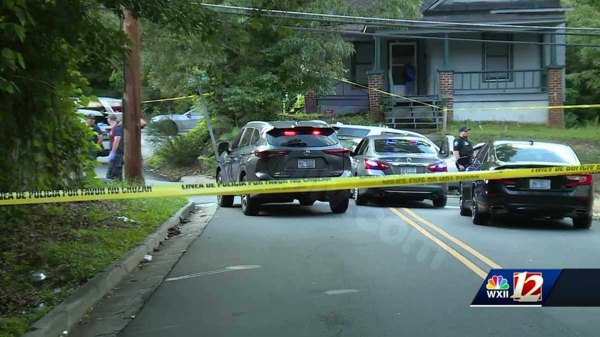 Crash with injuries reported on 25th Street and Jackson Avenue