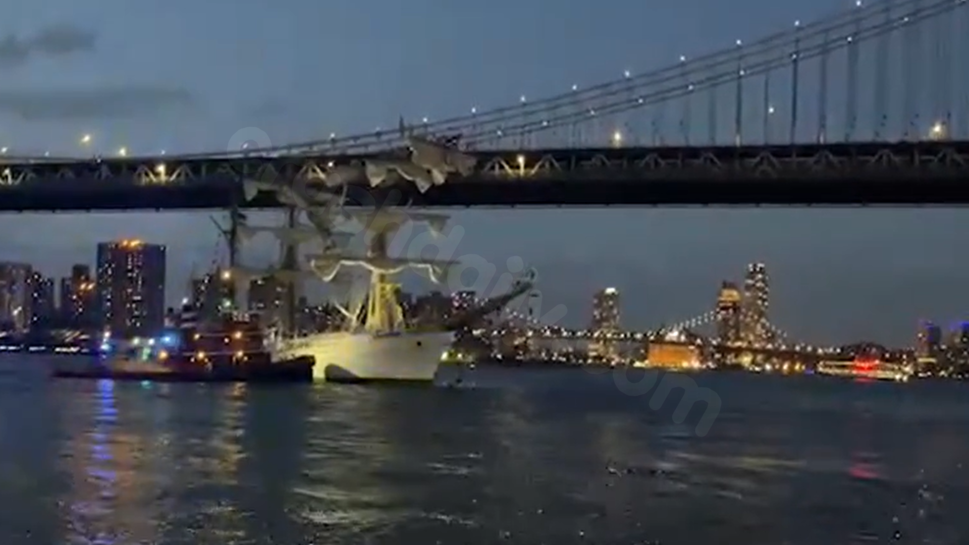 Brooklyn Bridge open again after ship collision: Officials