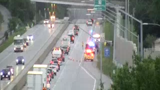 Multi-vehicle crash on I-83 in York County closes lane of traffic