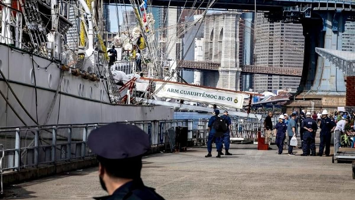 Mexican ship in fatal crash accelerated before hitting Brooklyn Bridge