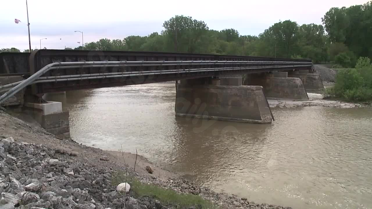 ‘Saw a little purple jacket’: Teen rescues 1-year-old from river after deadly Ohio train accident