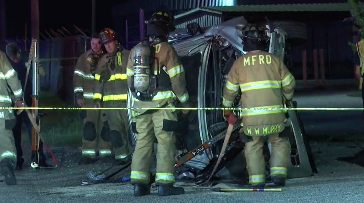 UPDATE: Mobile police investigating deadly crash as homicide; man found with gunshot wound