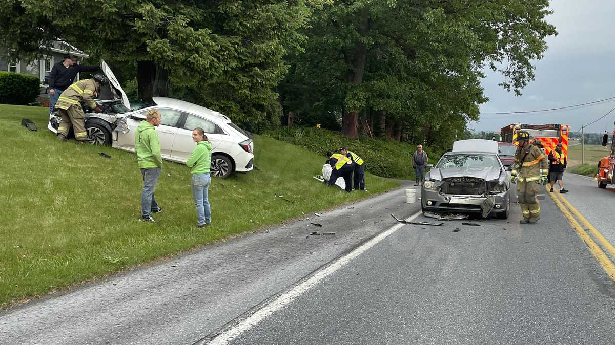 3-vehicle wreck sends person to hospital in Lancaster County, Pa.