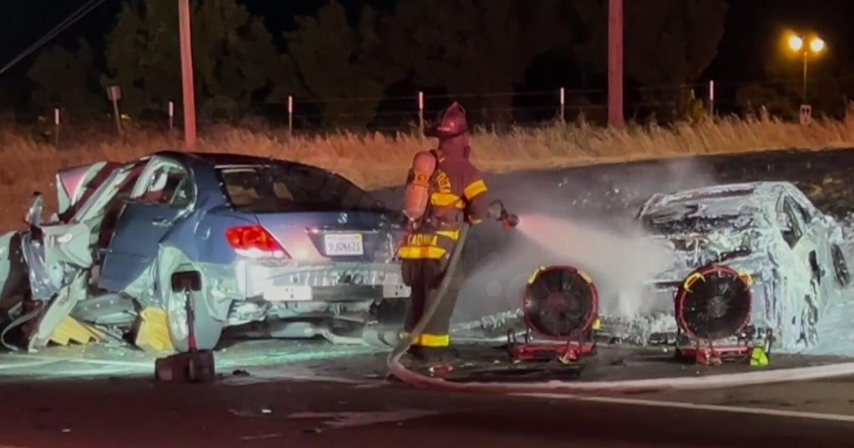 2 killed in fiery overnight crash on Highway 4 near Brentwood