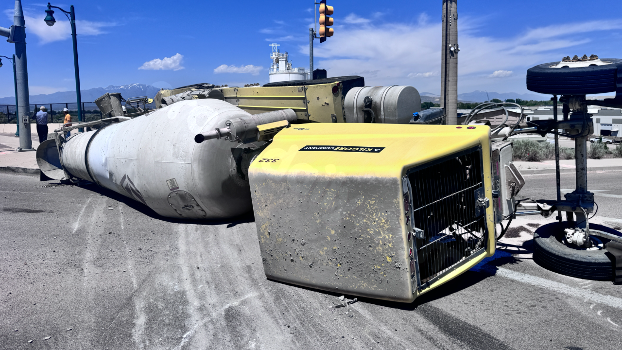 Cement truck crash leads to road closure in Lehi