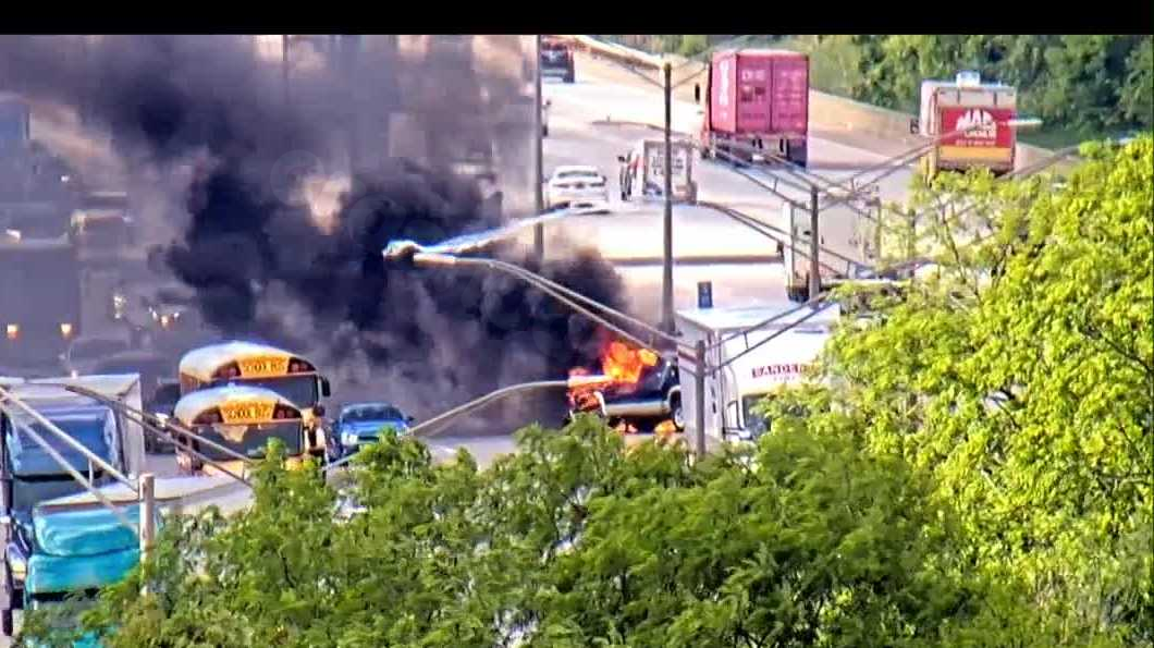 VIDEO | 5 vehicles involved in fiery crash on I-65 near airport