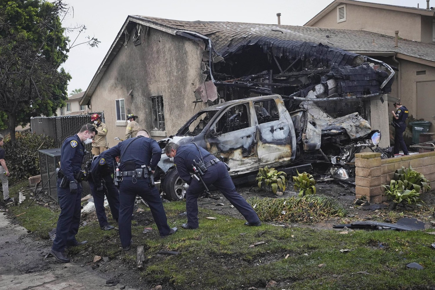 At least 3 dead after small plane crashes into San Diego neighborhood