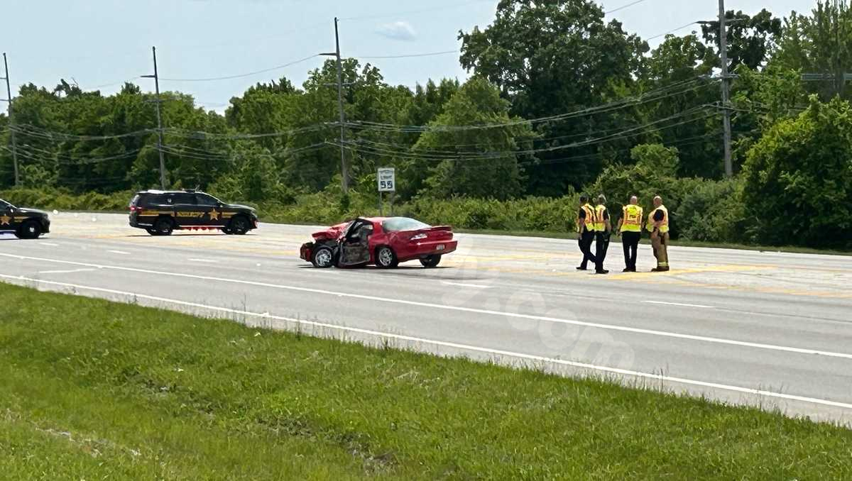 Police: 2 injured as man ejected from car in crash in Fairfield Township