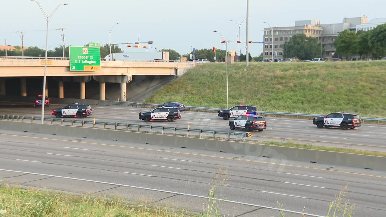 Arlington Police search for driver in deadly crash involving pedestrian
