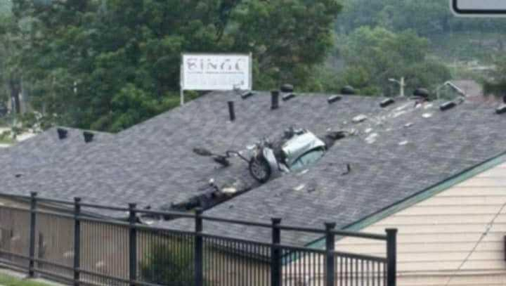 Car crashes into Excelsior Springs veterans hall; second crash into its roof since February