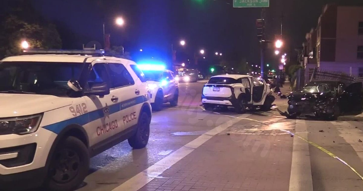 Police searching for driver wanted in deadly crash near United Center