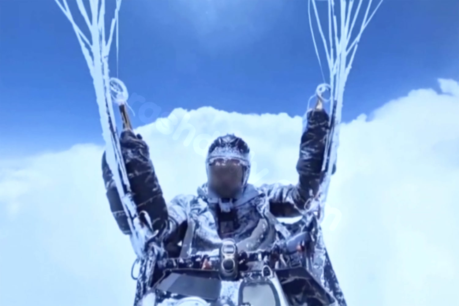 Chinese paraglider unintentionally matches near world record at 28,000 feet