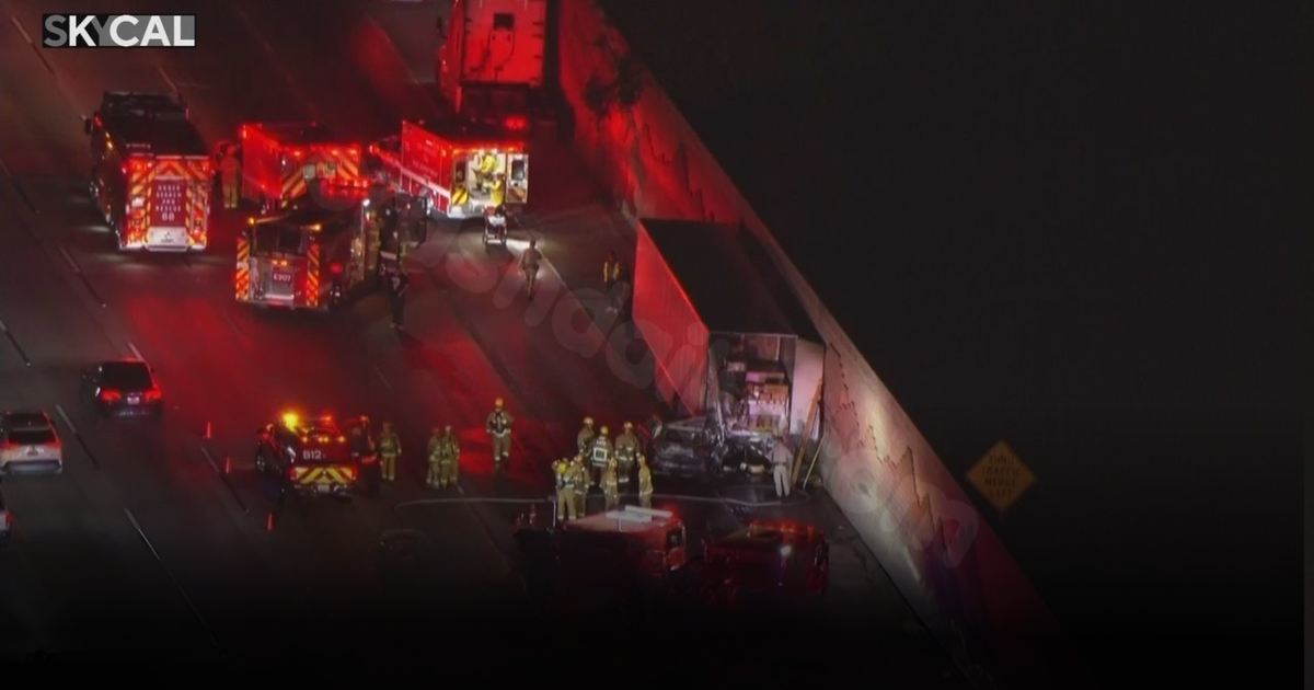 Fatal crash involving semi-truck on 5 Freeway near Sylmar