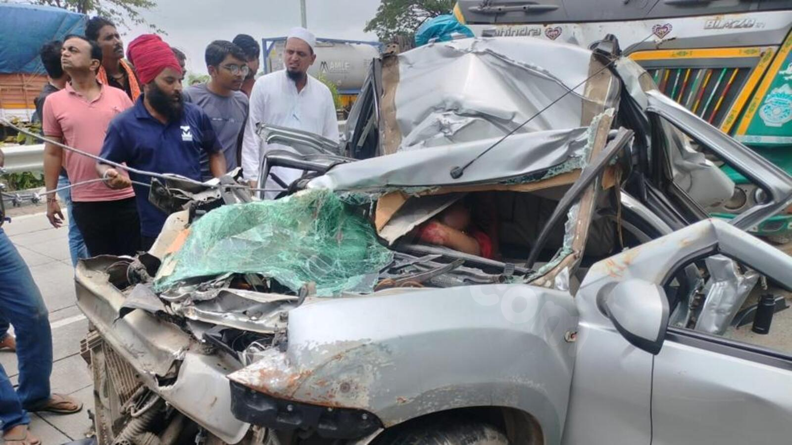 Three family members killed, two seriously injured in Mumbai-Ahm Highway car crash