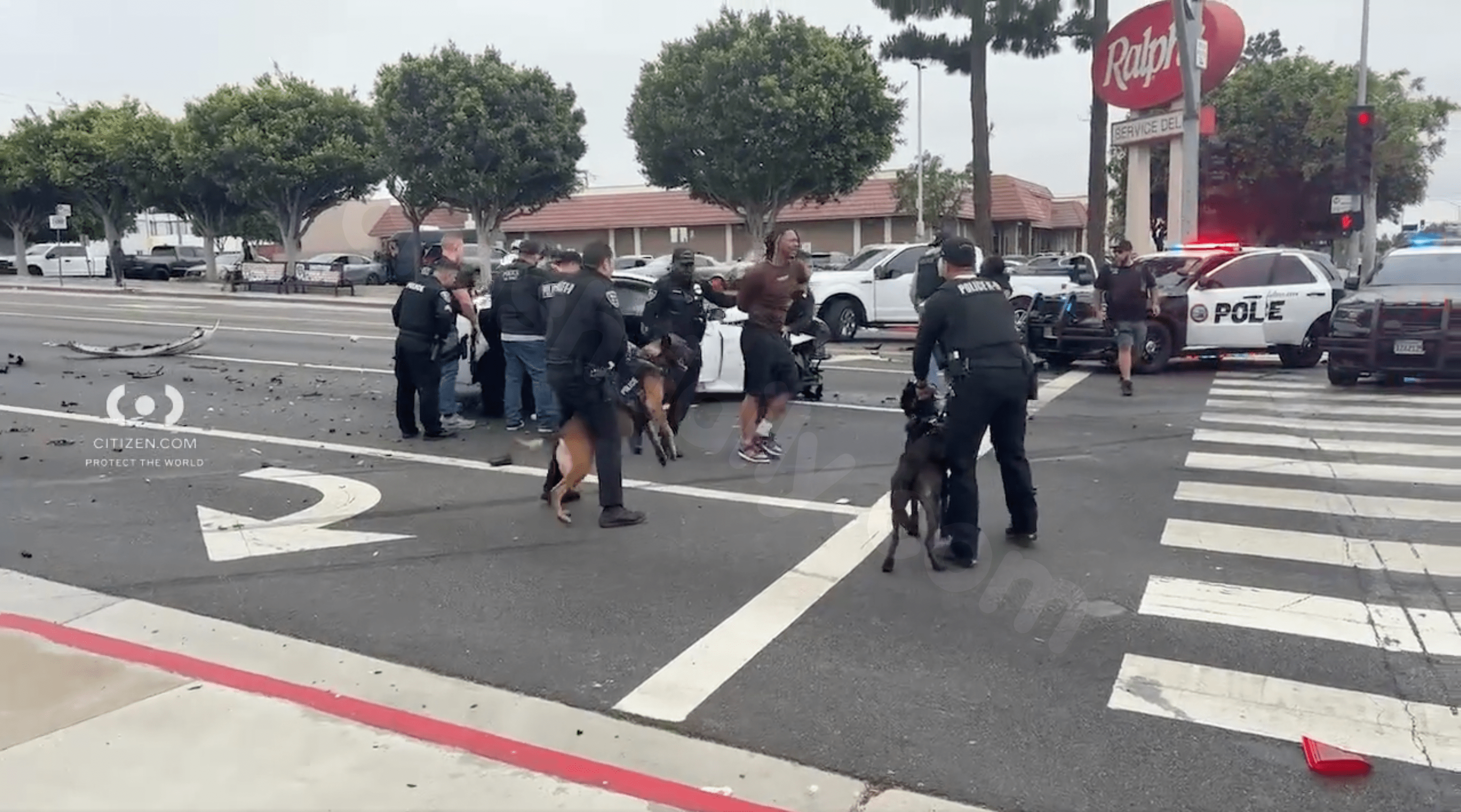 6 injured as carjacking suspect crashes car with children in Inglewood