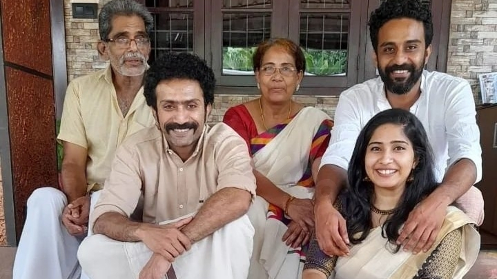 Driver of Shine Tom Chacko discloses reason for accident leading to death of actor's father - Hindustan Times