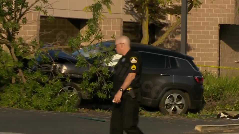 Man injured in Arden-Arcade crash and shootout per Sacramento sheriff