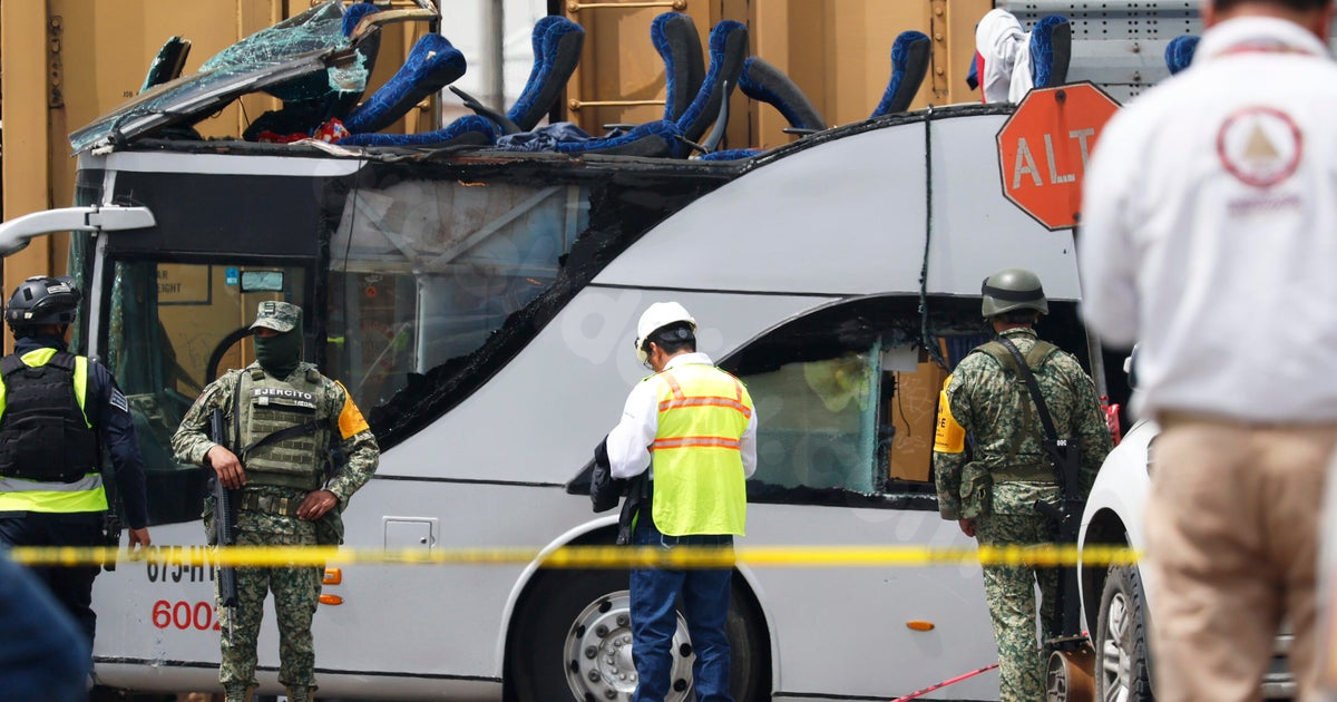 Train collides with double-decker bus in Mexico, resulting in 8 fatalities and multiple injuries
