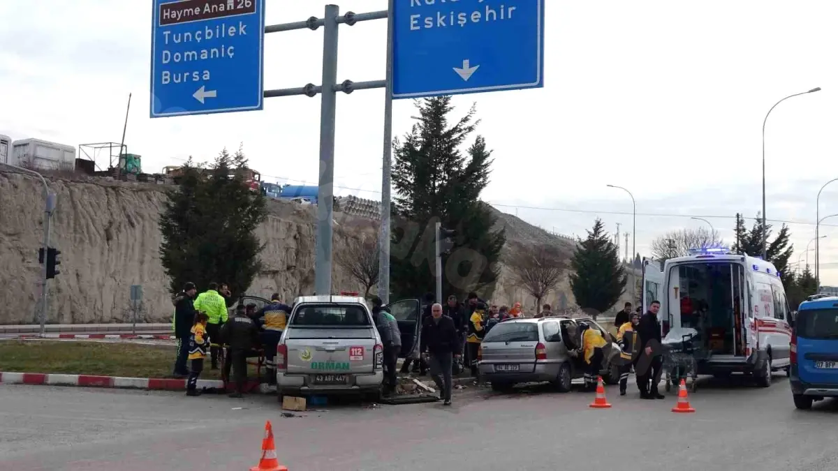 Kütahya'da kaza: 4 kişi yaralandı.