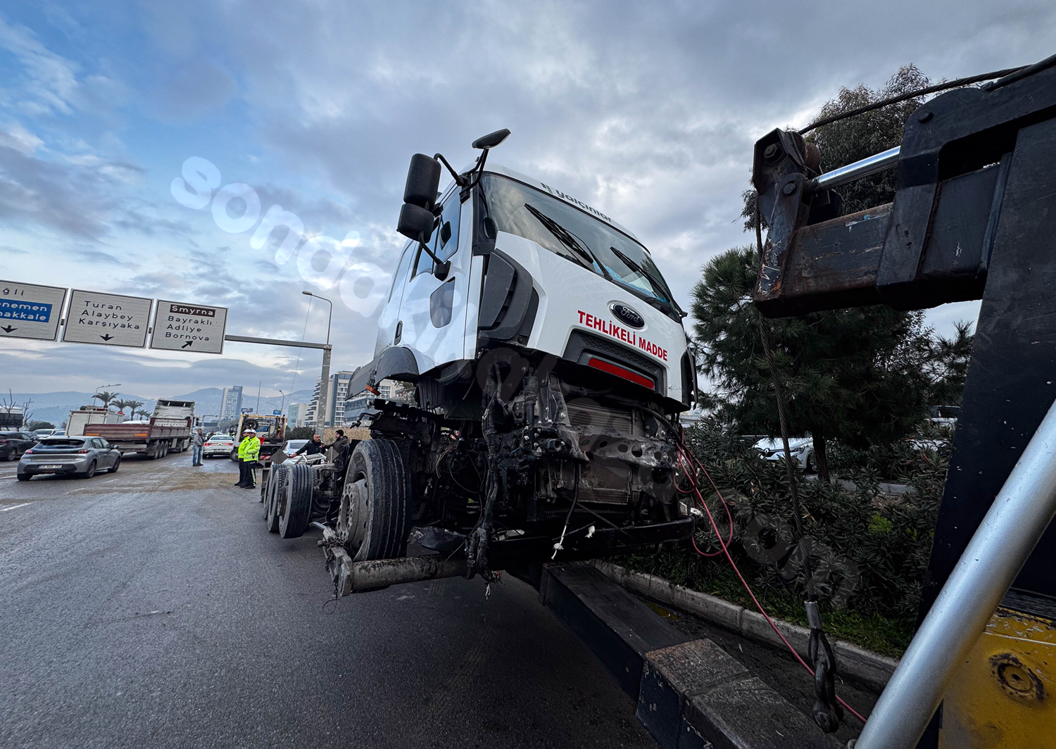 Bayraklı'da kaza meydana geldi, bir kişi yaralandı.
