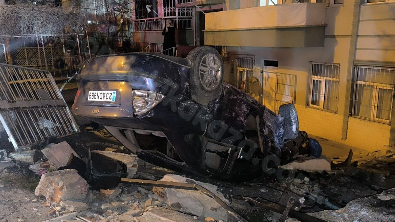 Kırıkkale'de trafik kazası: 3 araç çarpıştı, 1 kişi yaralandı.