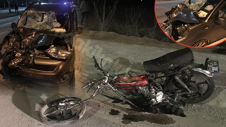 Afyonkarahisar'da korkunç kaza! Motosiklet ile hafif ticari araç çarpıştı: 2 ölü, 1 yaralı.