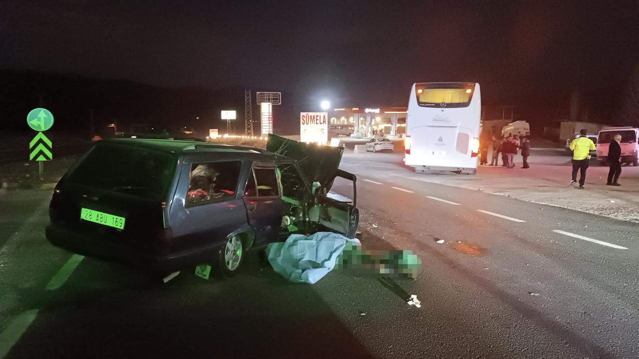 Kastamonu'da otomobil ile otobüs çarpıştı: 1 kişi hayatını kaybetti, 1 kişi de yaralandı.