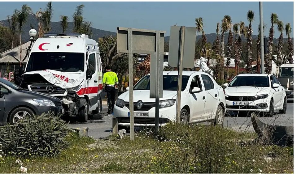 Kazada 3 kişi yaralandı.