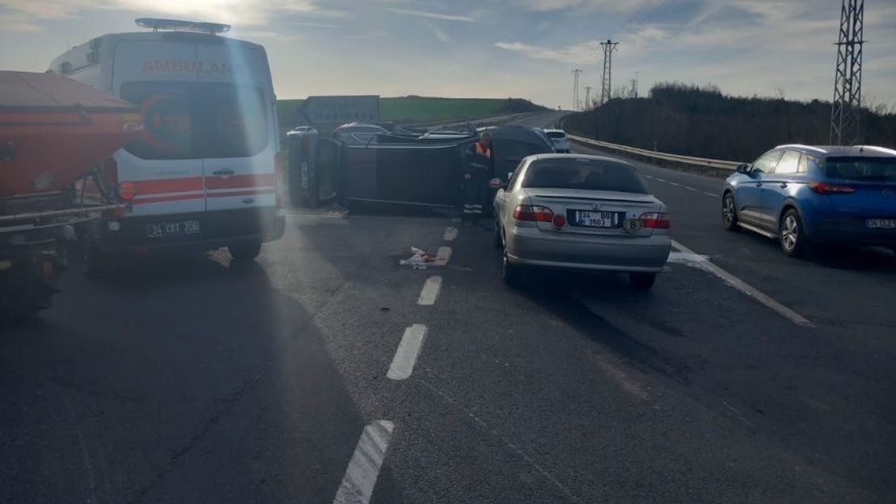 Arnavutköy'de kaza sonucu 1 kişi hayatını kaybetti, 4 kişi yaralandı.