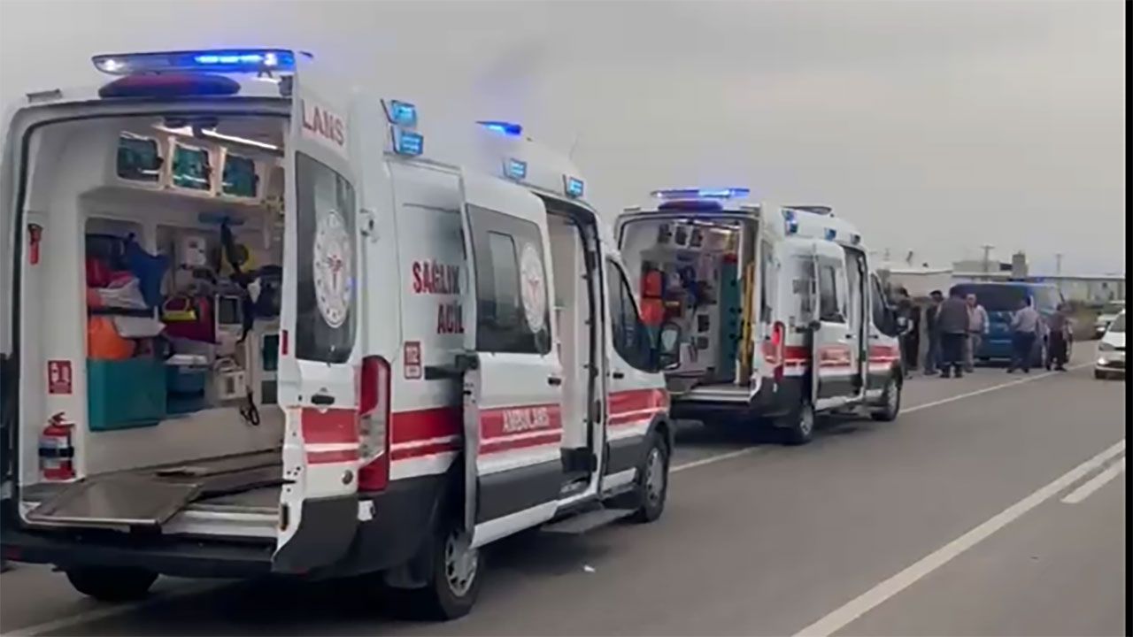 Bayramiç'te Çanakkale yolu kaza yaptı.