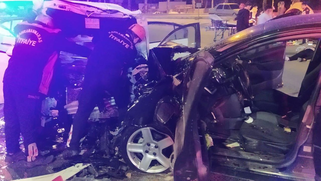 Kahramanmaraş'ta gece yarısı trafik kazası: Yaralılar bulunuyor