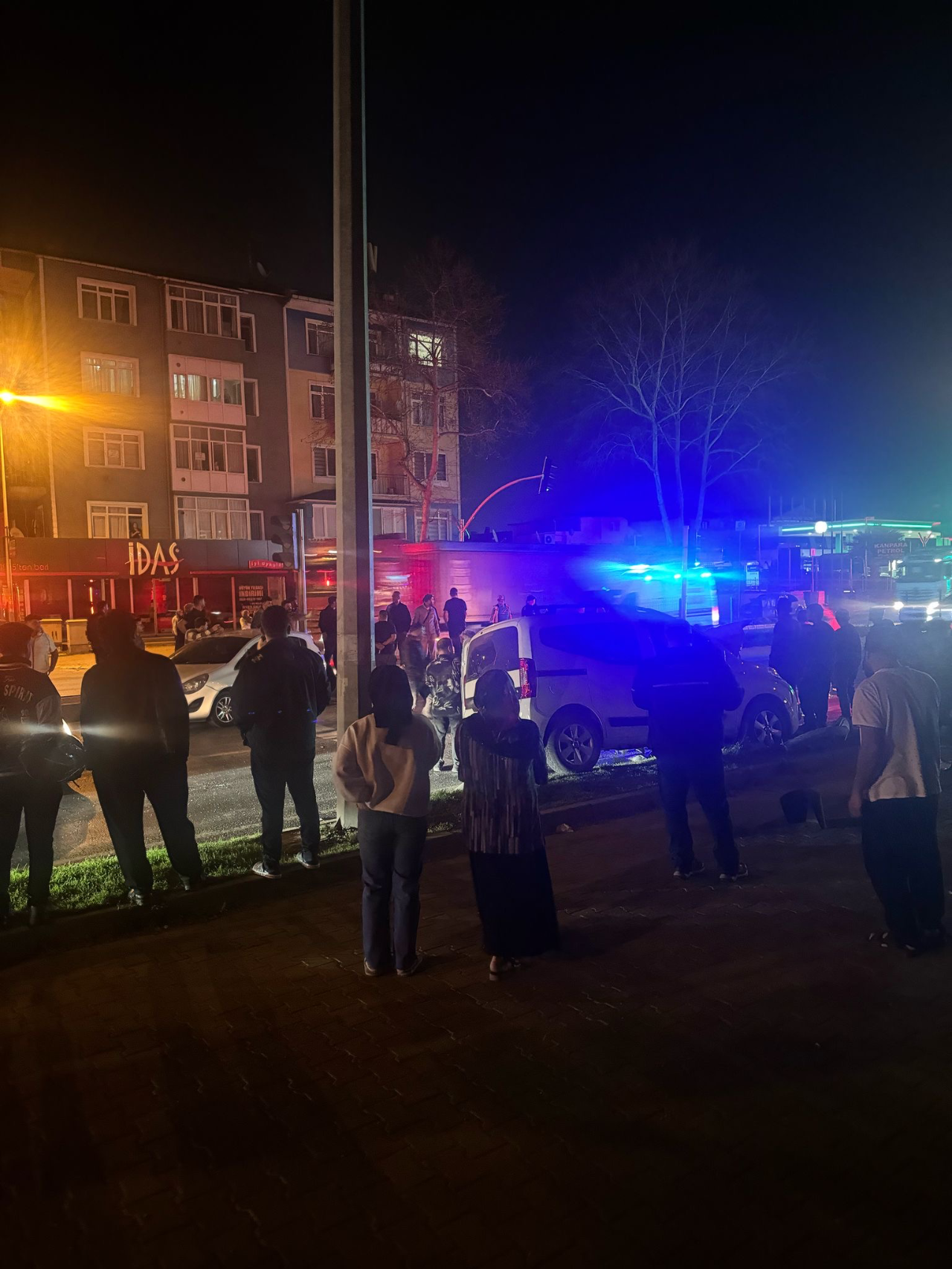 Gölcük kıyı yolunda trafik kazası meydana geldi!