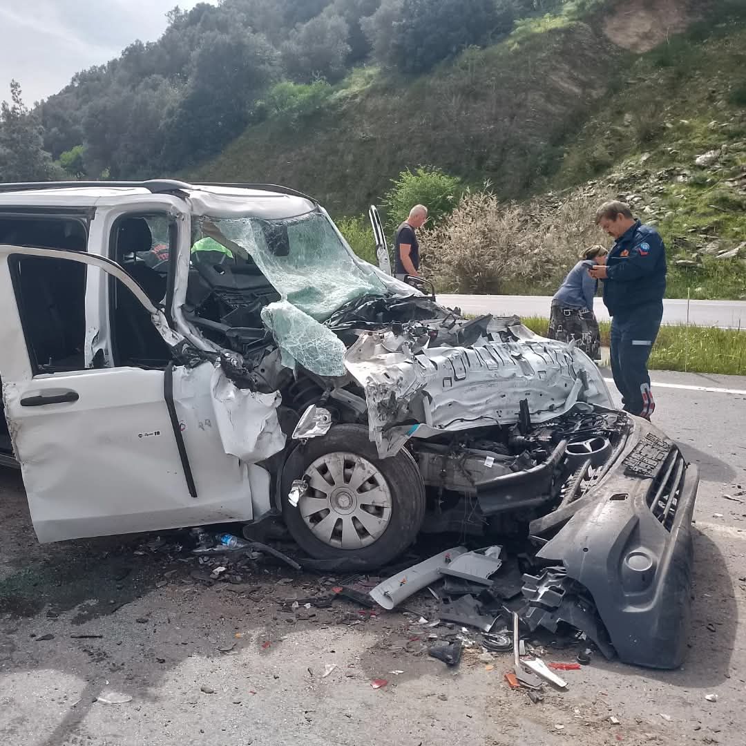 Muğla'da trafik kazası sonucu 3 kişi yaralandı.