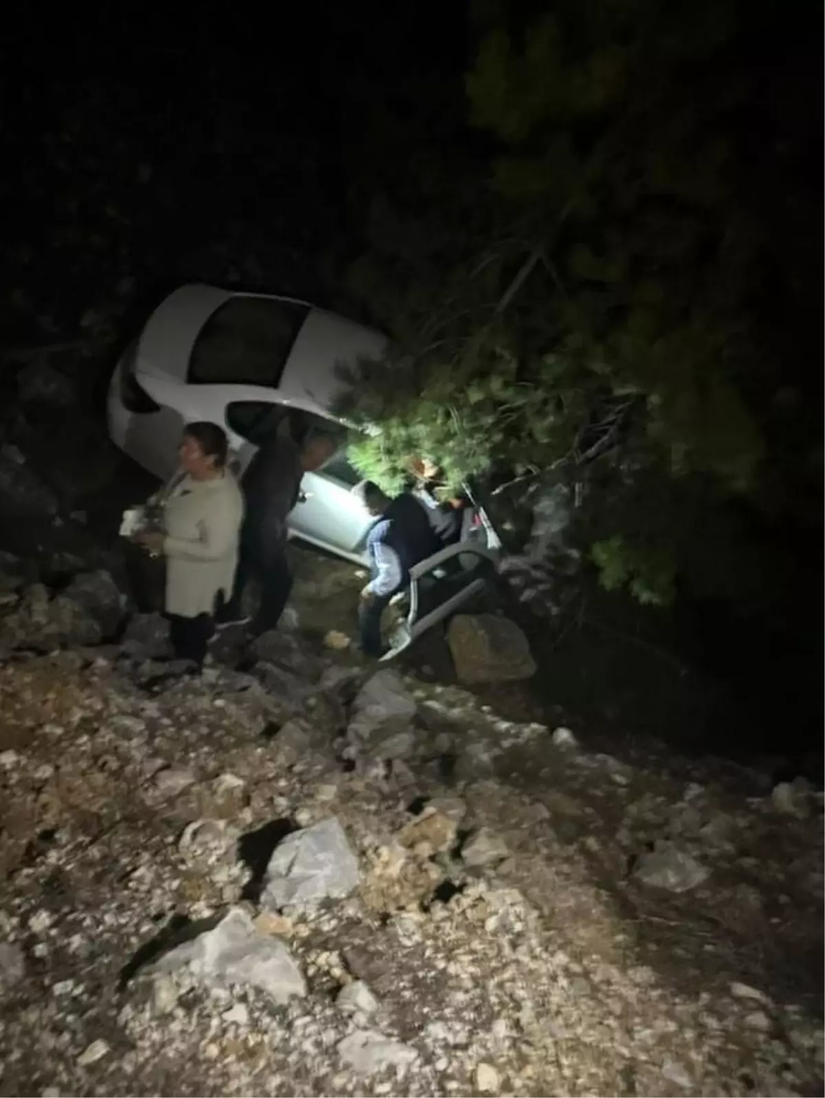 Muğla'da Meydana Gelen Kaza: 1 Kişi Ağır Yaralı, 2 Yaralı
