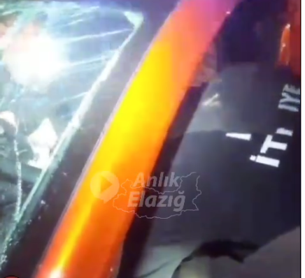 Elazığ'da Trafik Kazası: Hafif Ticari Araç ile Otomobil Kaza Yaptı.