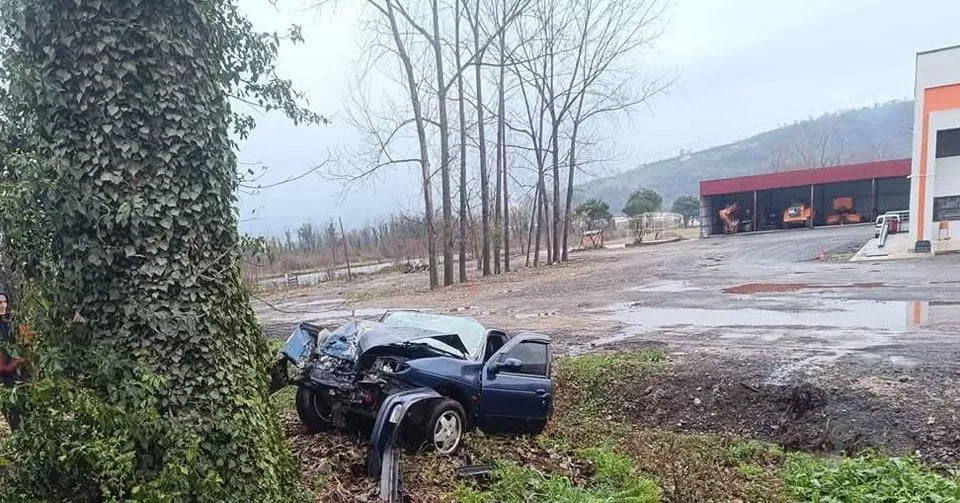 Fatsa-Aybastı yolunda kaza; 4 kişi yaralandı.