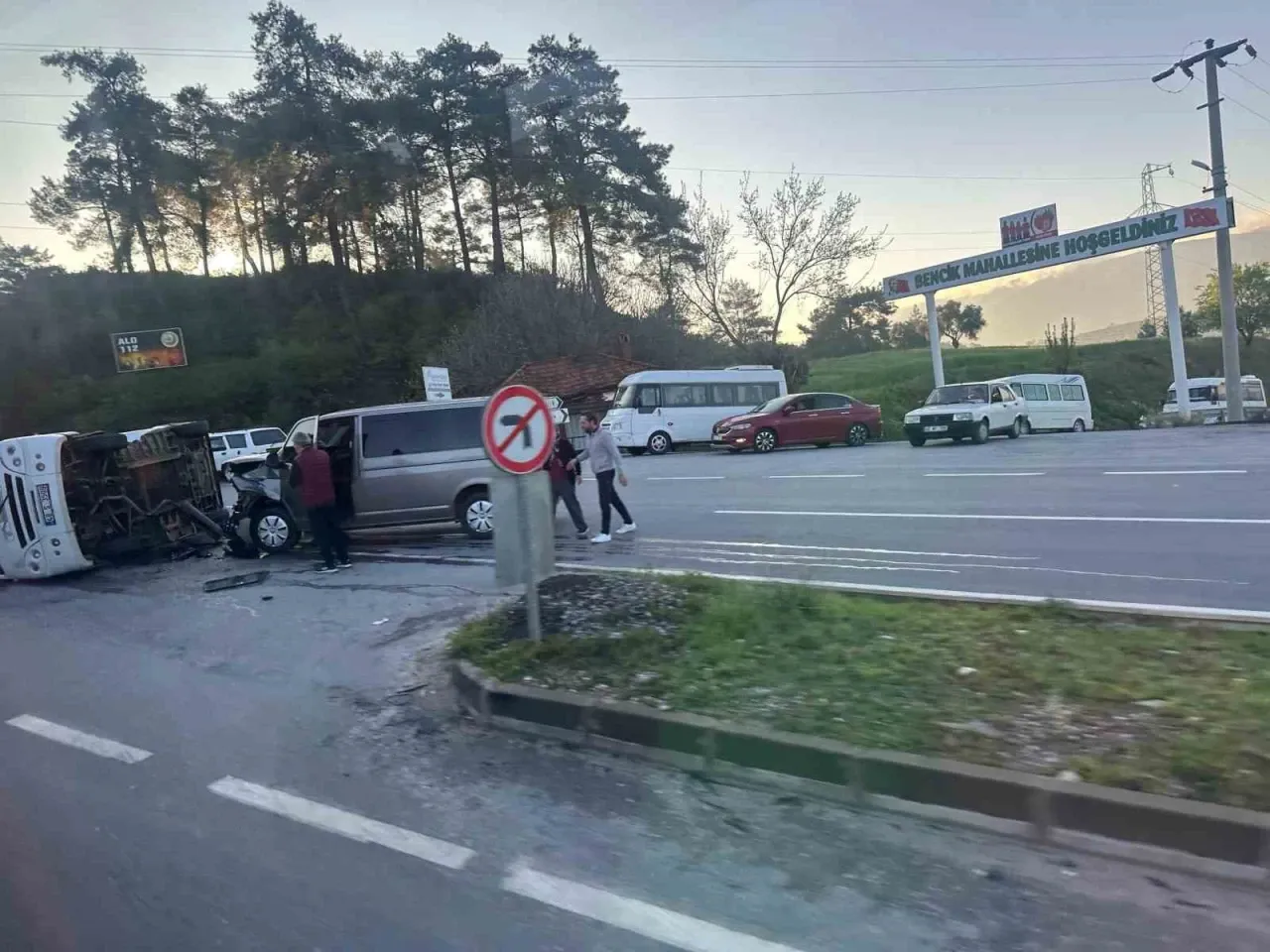 İş servis aracı kazası: 6 kişi yaralandı.
