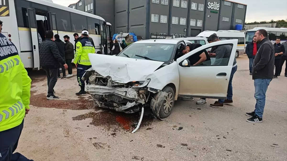 İnegöl'de Kaza: 4 Yaralı