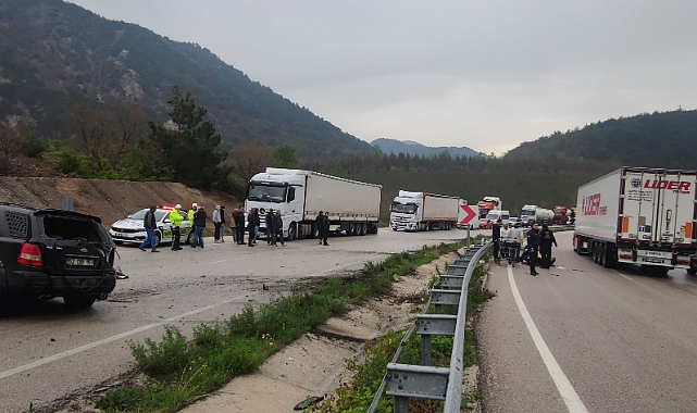 Niksar'da D-100 Karayolunda Trafik Kazası: 2 Kişi Yaralı