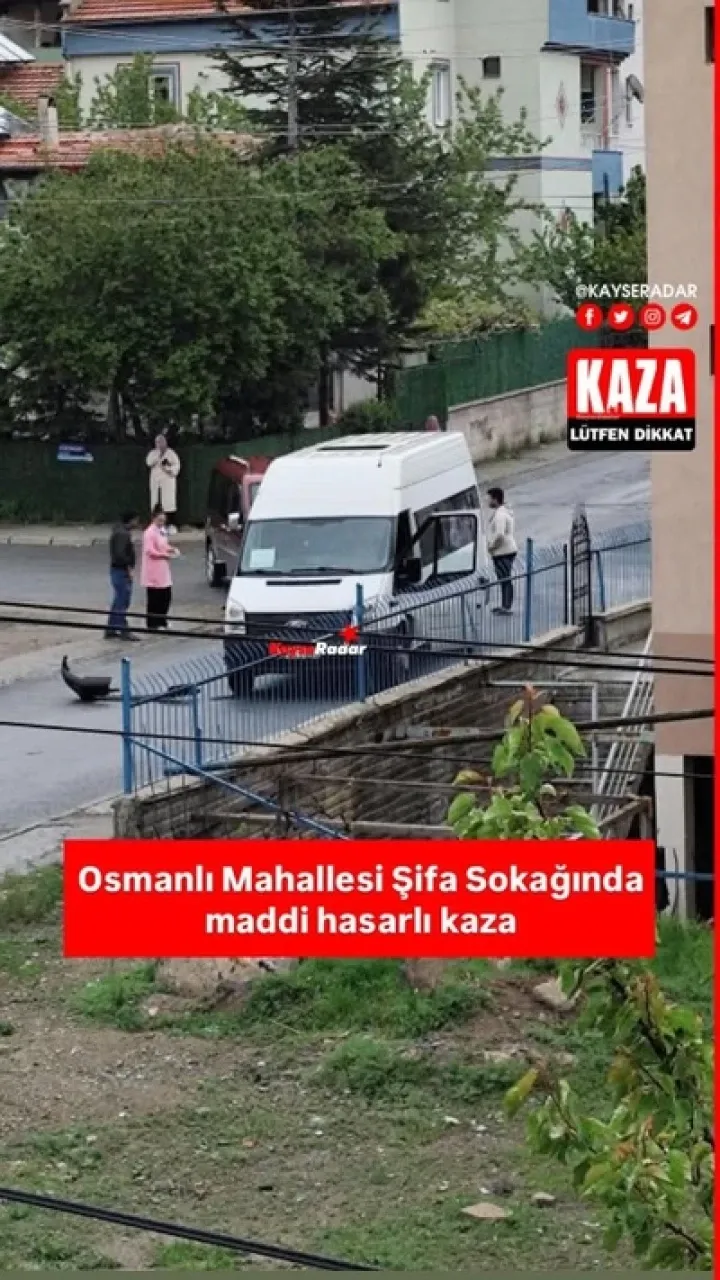 Trafik kazası Şifa Sokağı'nda maddi hasarla sonuçlandı. Geçmiş olsun!